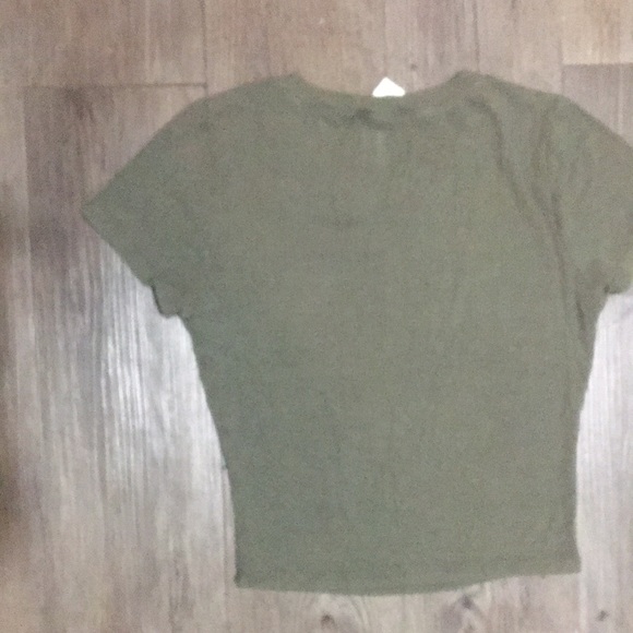 Dark green stretchy crop top! - Picture 3 of 3